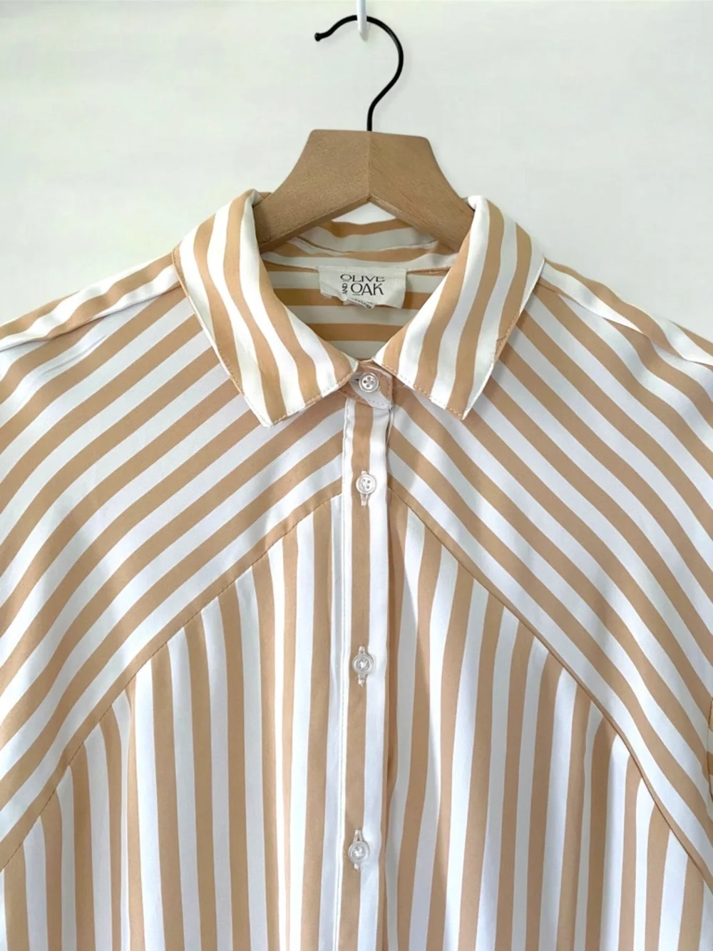 Olive & Oak Tan White Striped Button Down Blouse Womens Small Long Sleeve - Picture 4 of 12
